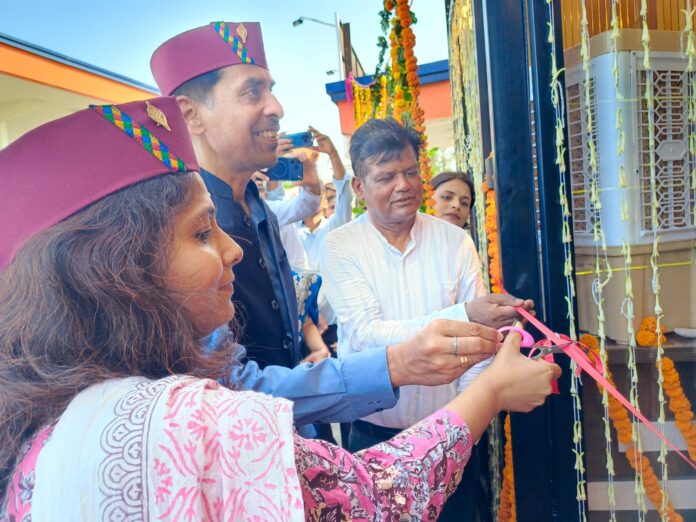 हिलान्स आउटलेट का शुभारंभ की तस्वीर