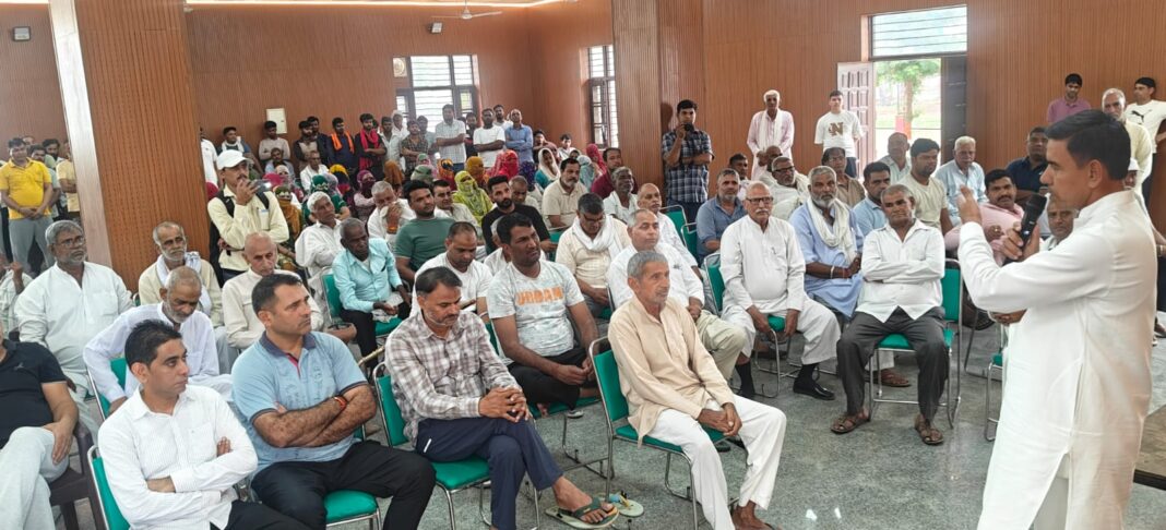गुरुग्राम के पातली हाजीपुर गांव के पास डंपिंग यार्ड बनाने का विरोध गुरुग्राम पातली हाजीपुर डंपिंग यार्ड विरोध