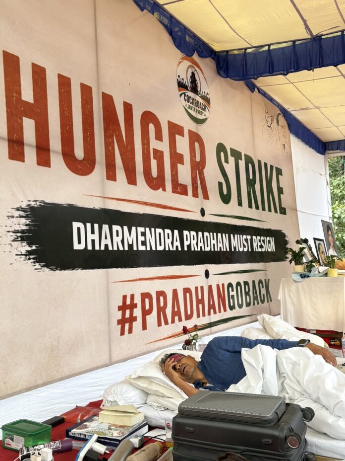 सोनम वांगचुक अनशन पर बैठे हैं