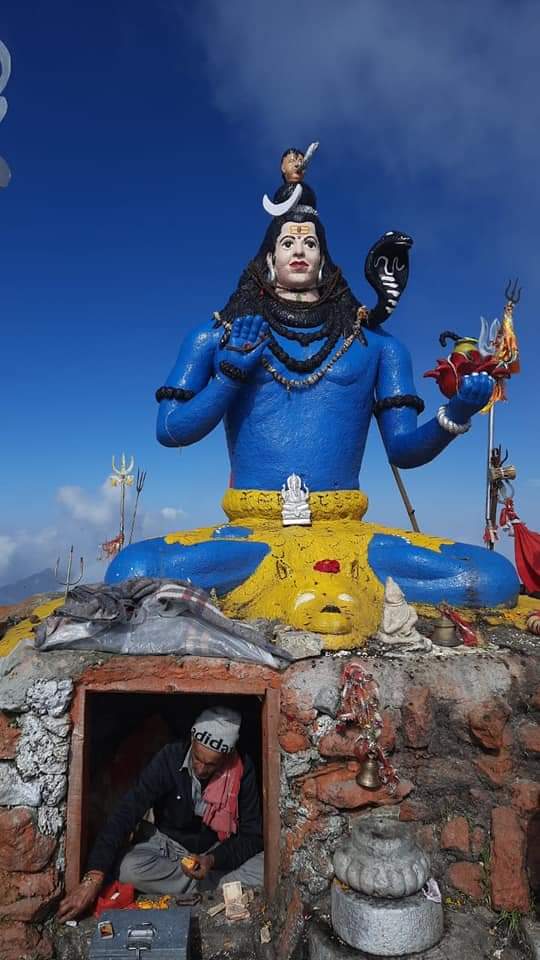 पवित्र चूड़धार मंदिर परिसर में रील और वीडियो पवित्र चूड़धार मंदिर परिसर में रील और वीडियो