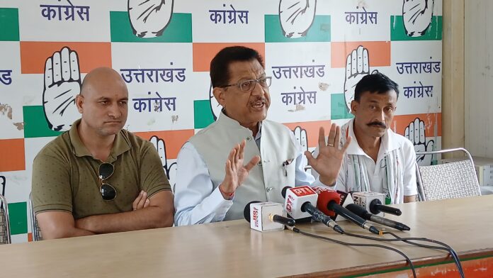 वीडियो वायरल हुआ: धस्माना ने मीडिया को संबोधित किया
