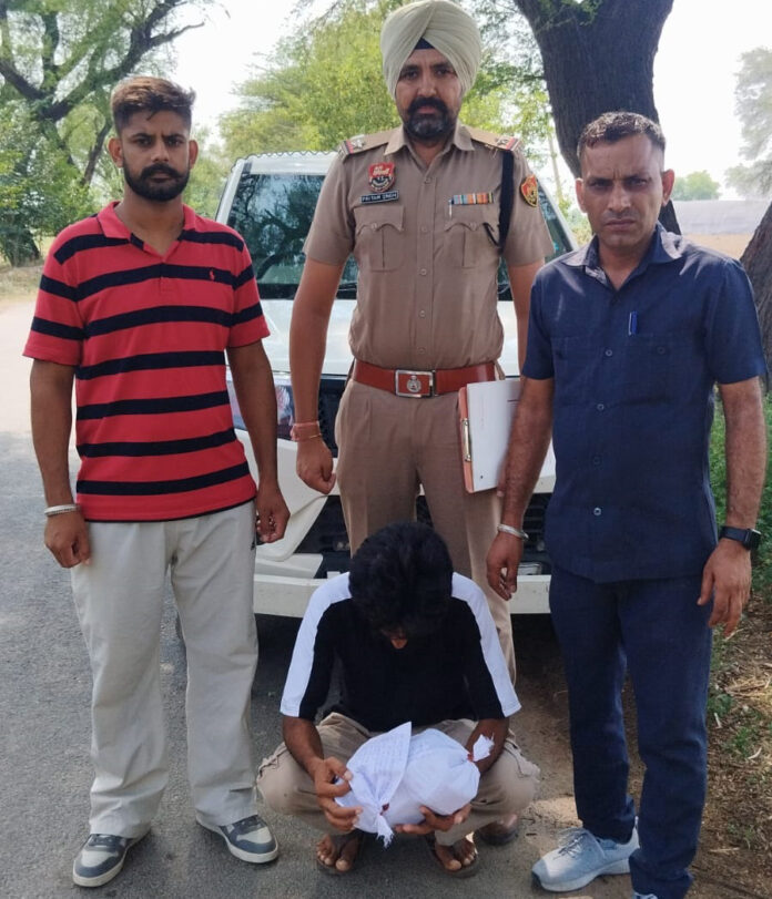 हेरोइन तस्कर पकड़ा गया है पुलिस हेरोइन तस्कर पकड़ा गया है पुलिस