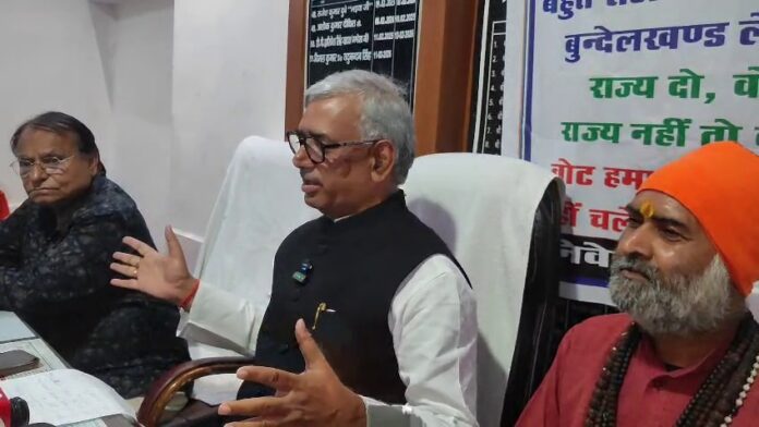 गंगा चरण राजपूत ने पत्रकारों से बातचीत की