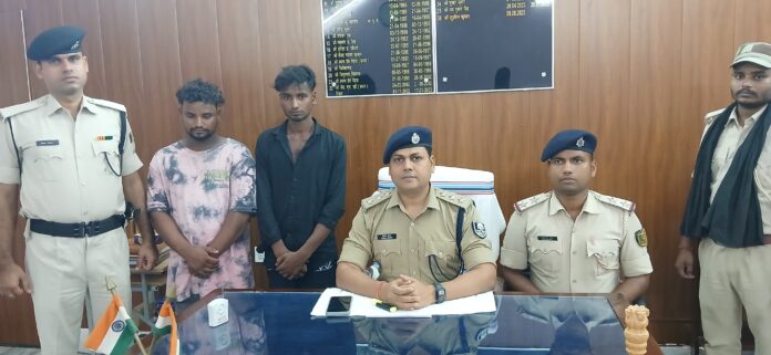 अररिया फोटो एसडीपीओ जानकारी देता है अररिया फोटो एसडीपीओ जानकारी देता है