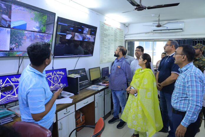 ठाणे सांसद टीएमसी आपातकालीन नियंत्रण कक्ष ठाणे सांसद टीएमसी आपातकालीन नियंत्रण कक्ष