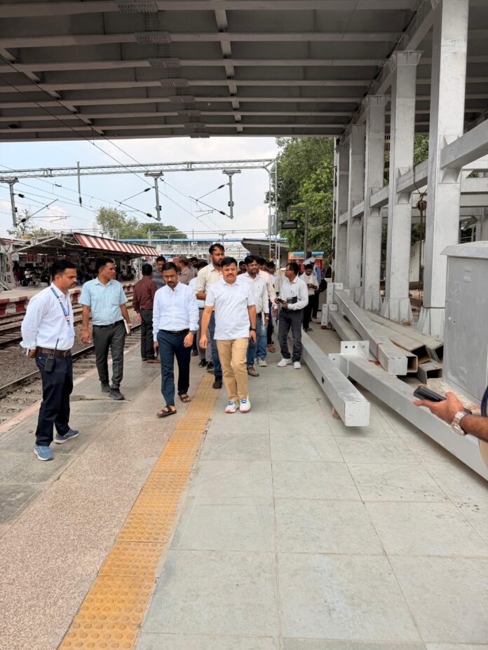 फतेहपुर रेलवे स्टेशन निरीक्षण छाया चित्र फतेहपुर रेलवे स्टेशन निरीक्षण छाया चित्र