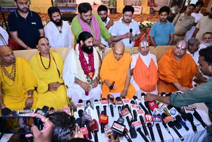 अखाड़ा परिषद प्रवक्ता की भूमिका अखाड़ा परिषद प्रवक्ता की भूमिका