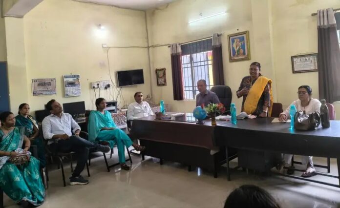 चांदमारी स्कूल बैठक विवाद