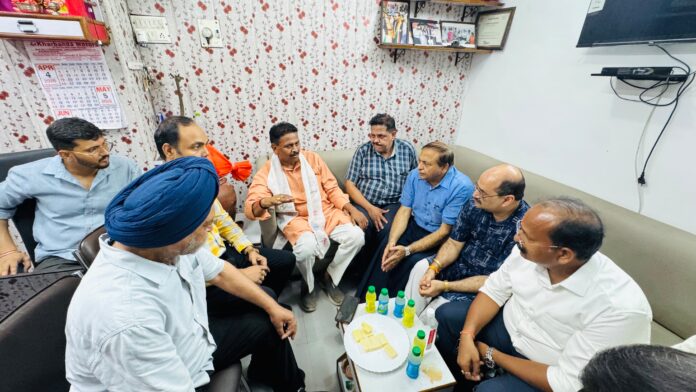 मुख्यमंत्री का आगमन छायाचित्र