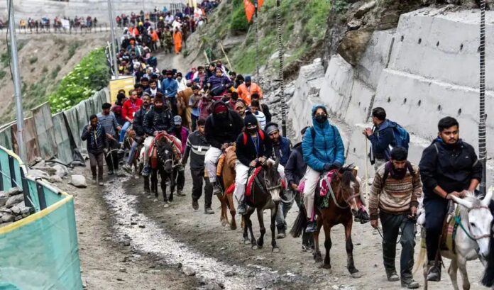 अमरनाथ यात्रा का चौथा जत्था रवाना हुआ
