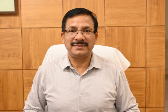 डीएम राजेश कुमार पांडे न्यूज फोटो