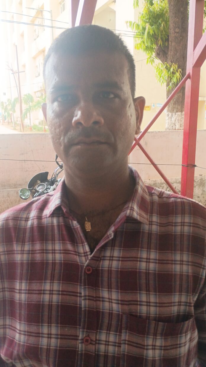 फोटो पीडित का हालचाल जानने के लिए पुलिस ने शुरू की जांच फोटो पीडित का हालचाल जानने के लिए पुलिस ने शुरू की जांच