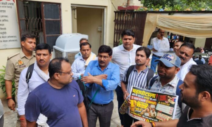 निवेशक प्रदर्शन बढ़ रहा है निवेशक प्रदर्शन बढ़ रहा है