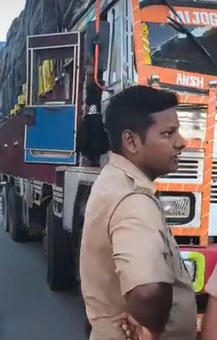 ट्रक दुर्घटना में कई घायल
