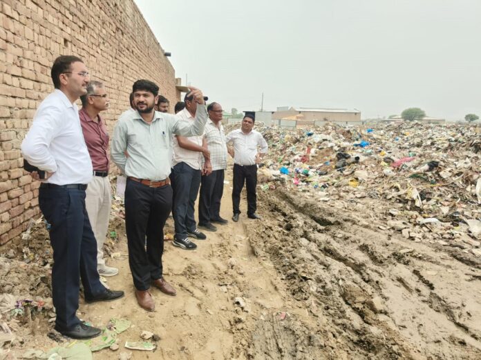 सीएम फ्लाइंग टीम रतिया में डंपिंग पॉइंट सीएम फ्लाइंग टीम रतिया में डंपिंग पॉइंट