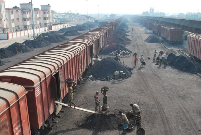 भारतीय मालगाड़ी की तस्वीर