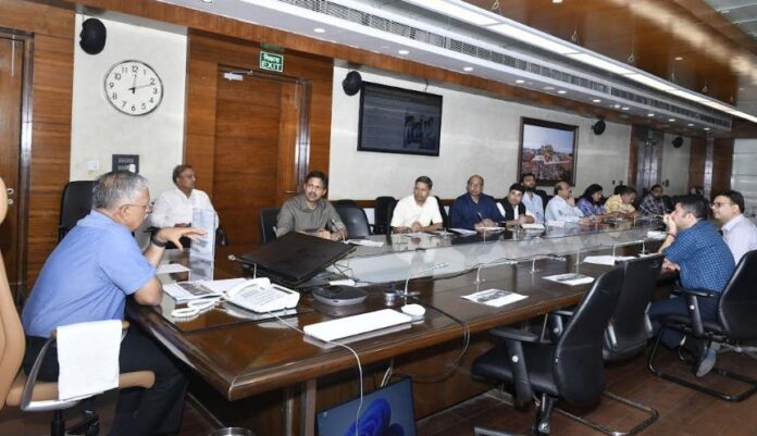 मुख्य सचिव एसपी गोयल समीक्षा बैठक मुख्य सचिव एसपी गोयल समीक्षा बैठक