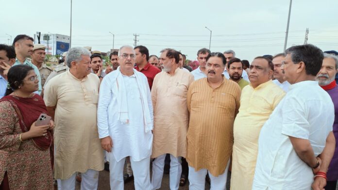 राज्यसभा सांसद संजय भाटिया की सुरवाइवल फोटो