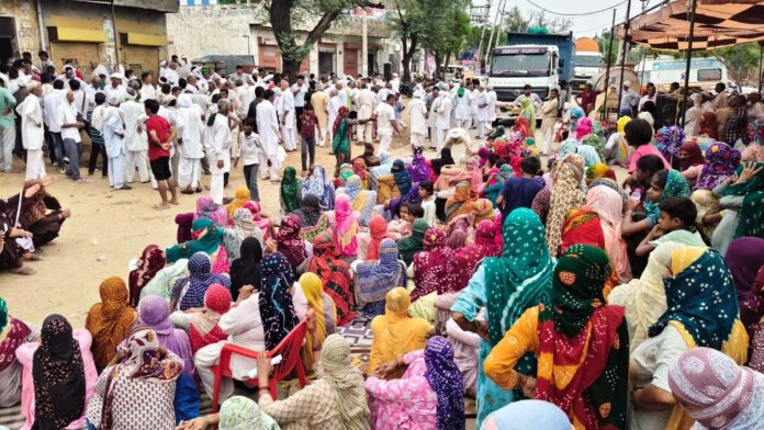 हांसी बरवाला रोड़ पर सड़क जाम