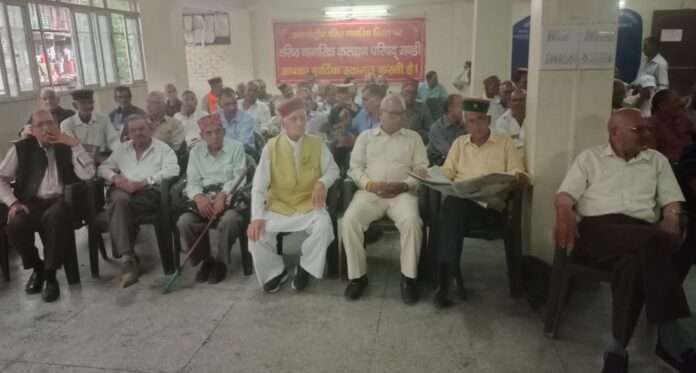 विद्युत बोर्ड पेंशनर्ज बैठक में भाग लेते हैं विद्युत बोर्ड पेंशनर्ज बैठक में भाग लेते हैं