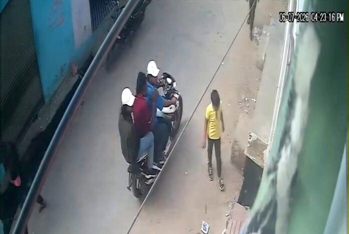 राजाखेडा बाजार में फायरिंग का वीडियो राजाखेडा बाजार में फायरिंग का वीडियो