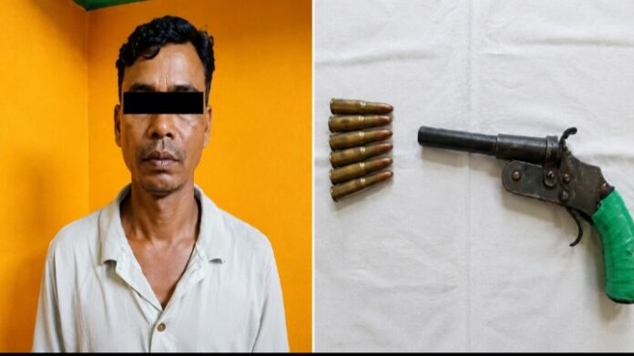 हथियार सहित आरोपित गिरफ्तारी हथियार सहित आरोपित गिरफ्तारी