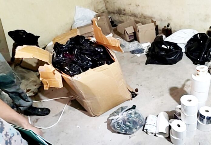 बरामद शराब निर्माण सामग्री का खुलासा बरामद शराब निर्माण सामग्री का खुलासा
