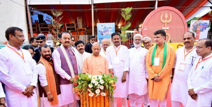 मुख्यमंत्री योगी आदित्यनाथ मूर्ति अनावरण समारोह