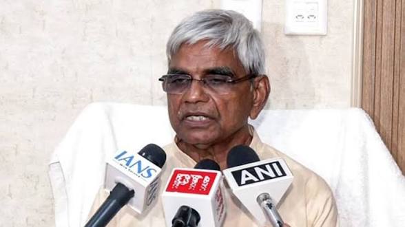 कृष्ण मोहन एक प्रसिद्ध हिंदी व्यक्ति की कहानी कृष्ण मोहन एक प्रसिद्ध हिंदी व्यक्ति की कहानी