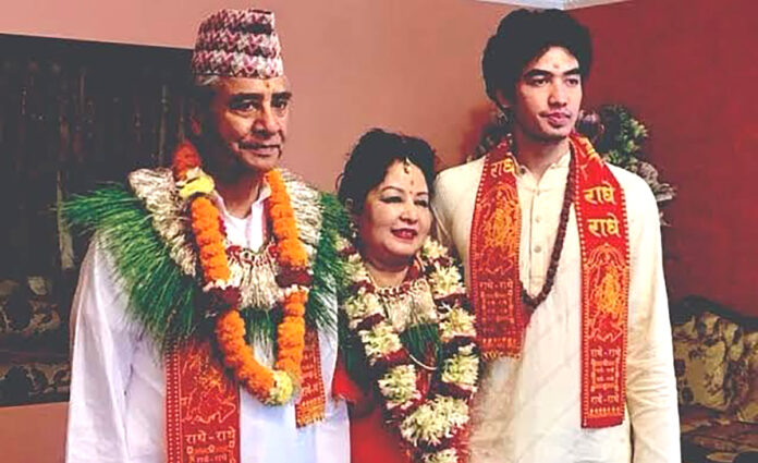 पूर्व प्रधानमंत्री शेर बहादुर देउवा और उनके पुत्र पूर्व प्रधानमंत्री शेर बहादुर देउवा और उनके पुत्र