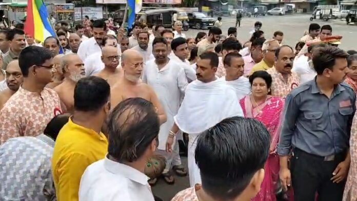 आचार्य पुलक सागर महाराज का नगर प्रवेश आचार्य पुलक सागर महाराज का नगर प्रवेश