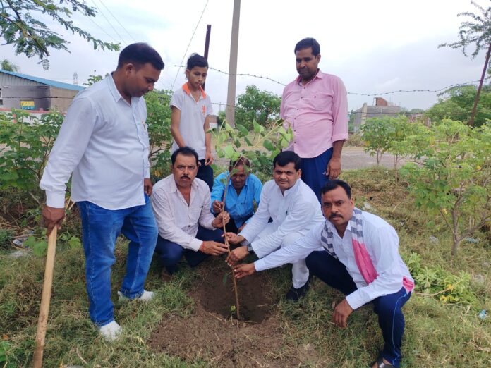 समाजवादी पार्टी अध्यक्ष सर्वेश बाबू गौतम