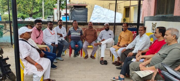 ग्रामीण पत्रकार नई दिशा में कदम बढ़ा रहे हैं ग्रामीण पत्रकार नई दिशा में कदम बढ़ा रहे हैं
