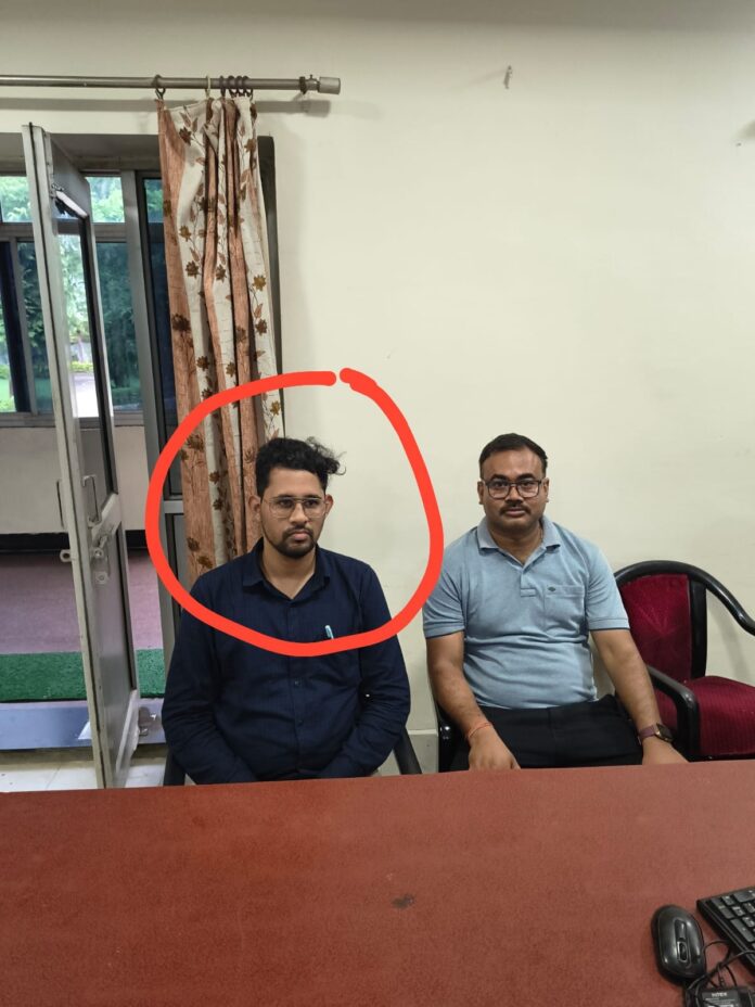 जबलपुर में रिश्वत लेते लोकायुक्त के हत्थे चढ़े