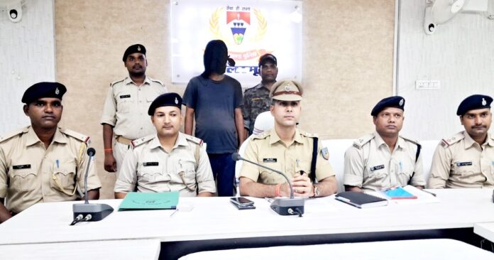 गिरफ्तार लेबर सप्लायर की तस्वीर
