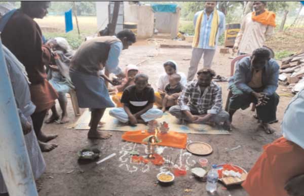 धर्मांतरित परिवार की वापसी की कहानी धर्मांतरित परिवार की वापसी की कहानी