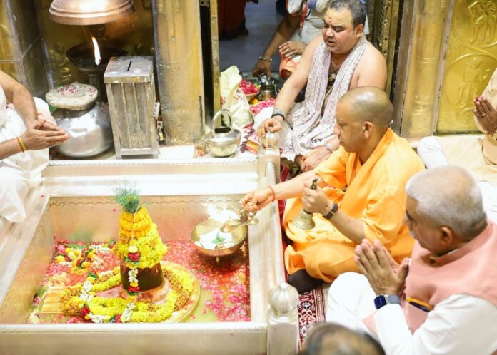 श्री काशी विश्वनाथ धाम में मुख्यमंत्री