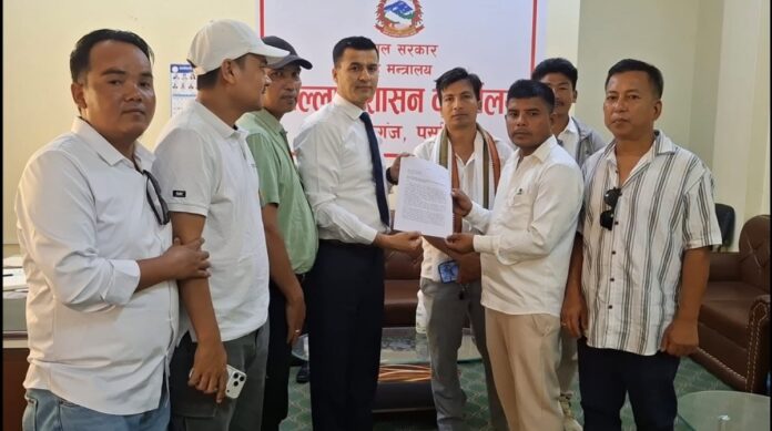 ठोरी में कस्टम ऑफिस खोलने की मांग को लेकर ठोरी में कस्टम ऑफिस खोलने की मांग को लेकर