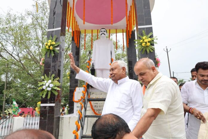 नीतीश कुमार जलालपुर में