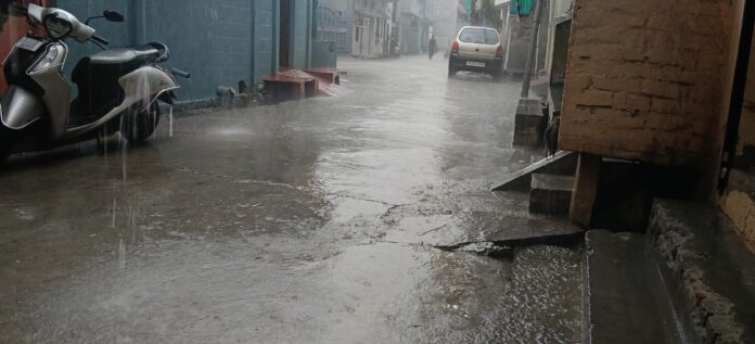 अलवर में बारिश की तस्वीरें अलवर में बारिश की तस्वीरें
