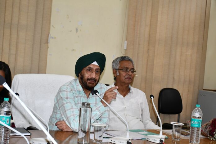 अल्पसंख्यक बच्चों की उच्च शिक्षा पर ध्यान अल्पसंख्यक बच्चों की उच्च शिक्षा पर ध्यान