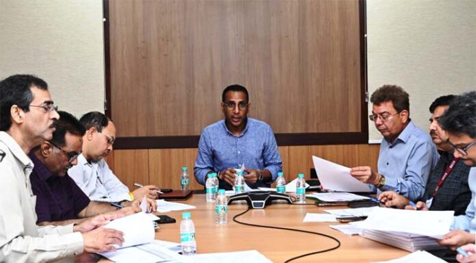 लोक निर्माण विभाग की बैठक फोटो