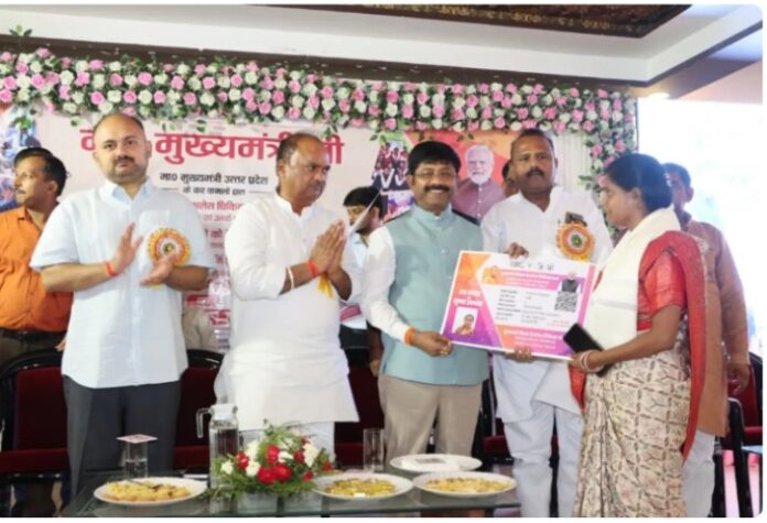 प्रतापगढ़ कैबिनेट मंत्री नंद गोपाल गुप्ता नंदी का दौरा प्रतापगढ़ कैबिनेट मंत्री नंद गोपाल गुप्ता नंदी का दौरा
