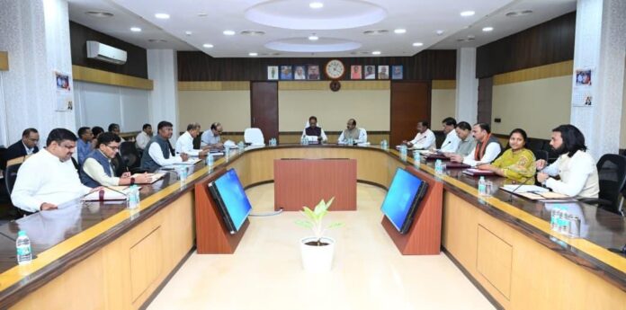 मुख्यमंत्री विष्णु देव साय की बैठक में