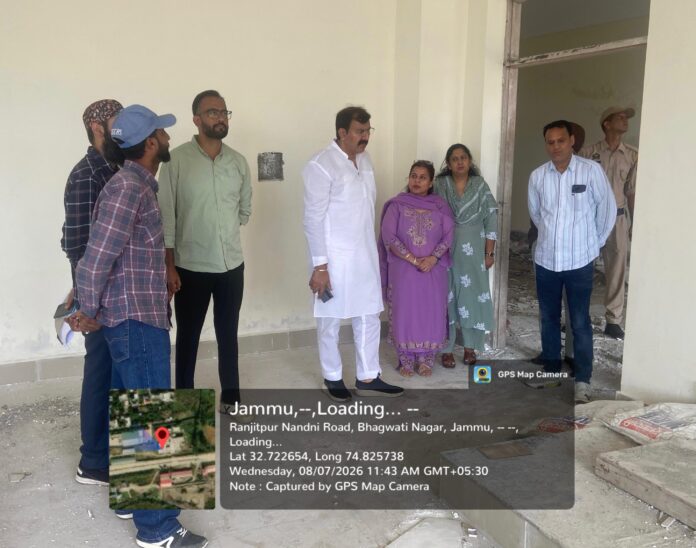 भगवती नगर महिला कॉलेज भवन देरी