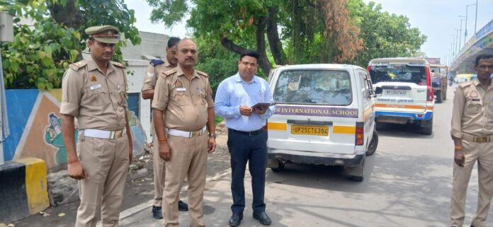 बरेली में स्कूल वाहनों की जांच