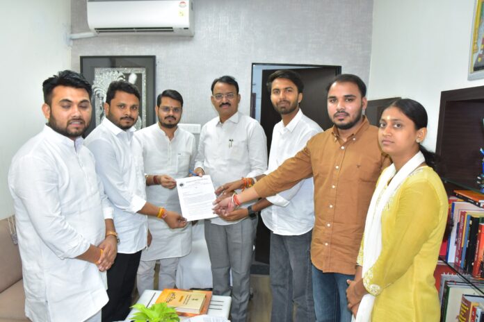 ज्ञापन सोपते हुए की विशेषताएं ज्ञापन सोपते हुए की विशेषताएं