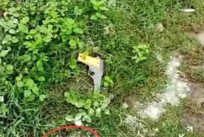 पुलिस घटनास्थल पर साहेब सिंह का बरामदगी