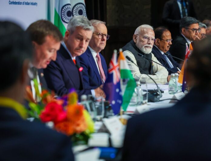 प्रधानमंत्री नरेन्द्र मोदी मेलबर्न में बिजनेस रिसेप्शन में संबोधित करते हुए प्रधानमंत्री नरेन्द्र मोदी मेलबर्न में बिजनेस रिसेप्शन में संबोधित करते हुए