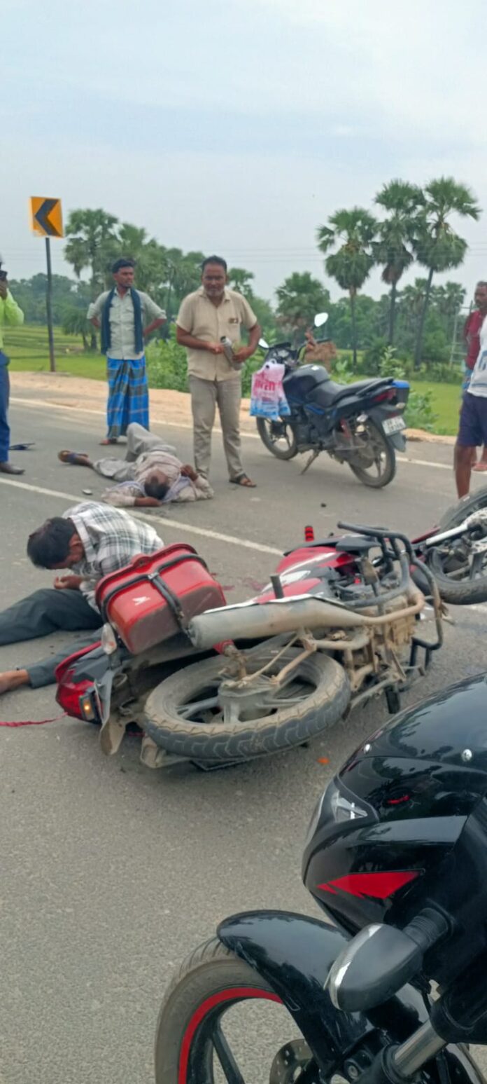 सदक पर गिरा घायल शख्स